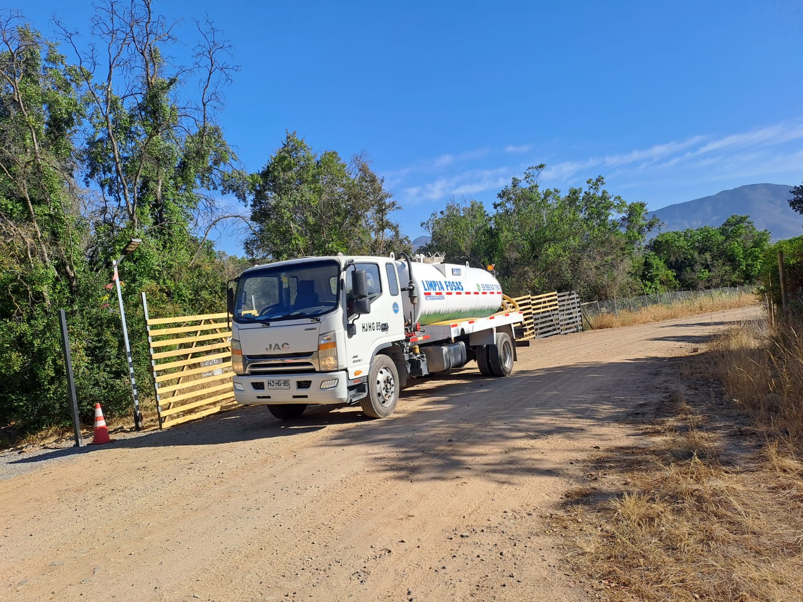 Somos Limpia Fosa Héctor Díaz