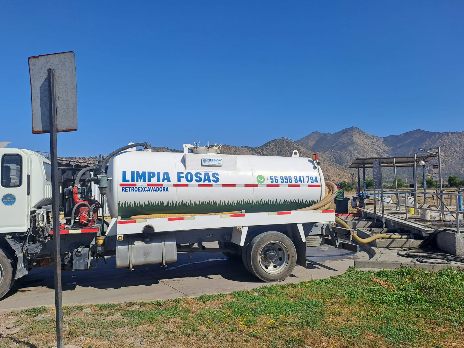 Somos Limpia Fosa Héctor Díaz