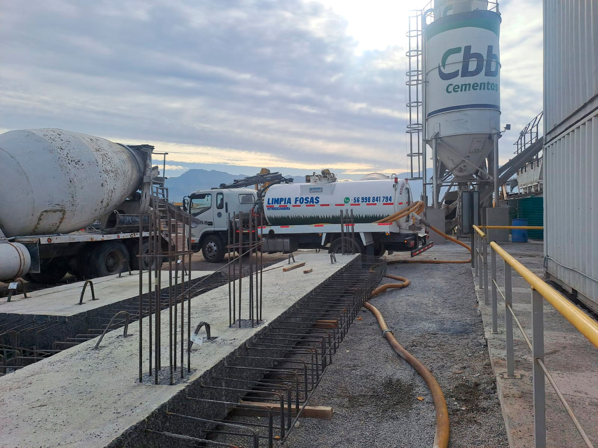 Somos Limpia Fosa Héctor Díaz